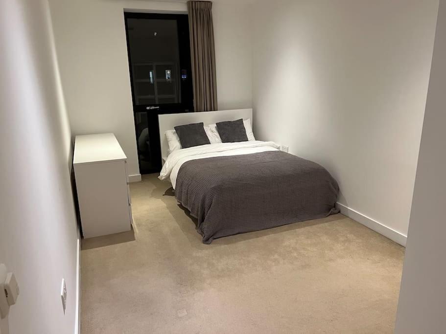 Modern 2 Bed - Olympic Park Stratford Leilighet London Eksteriør bilde